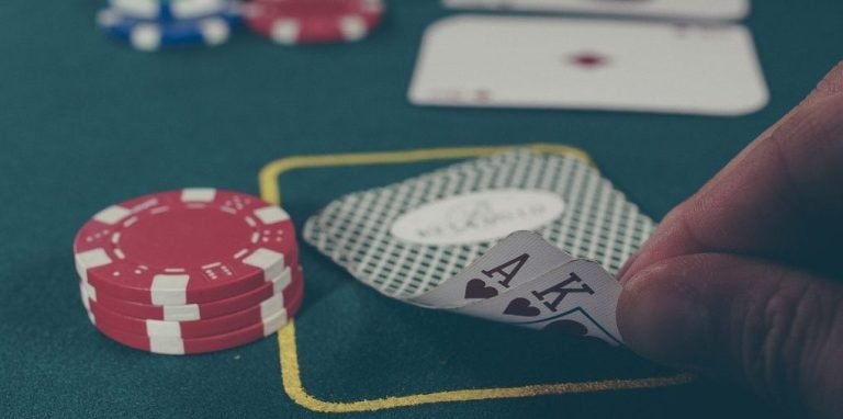 Teen Patti dengan tiga kartu di tangan dealer hoki 311